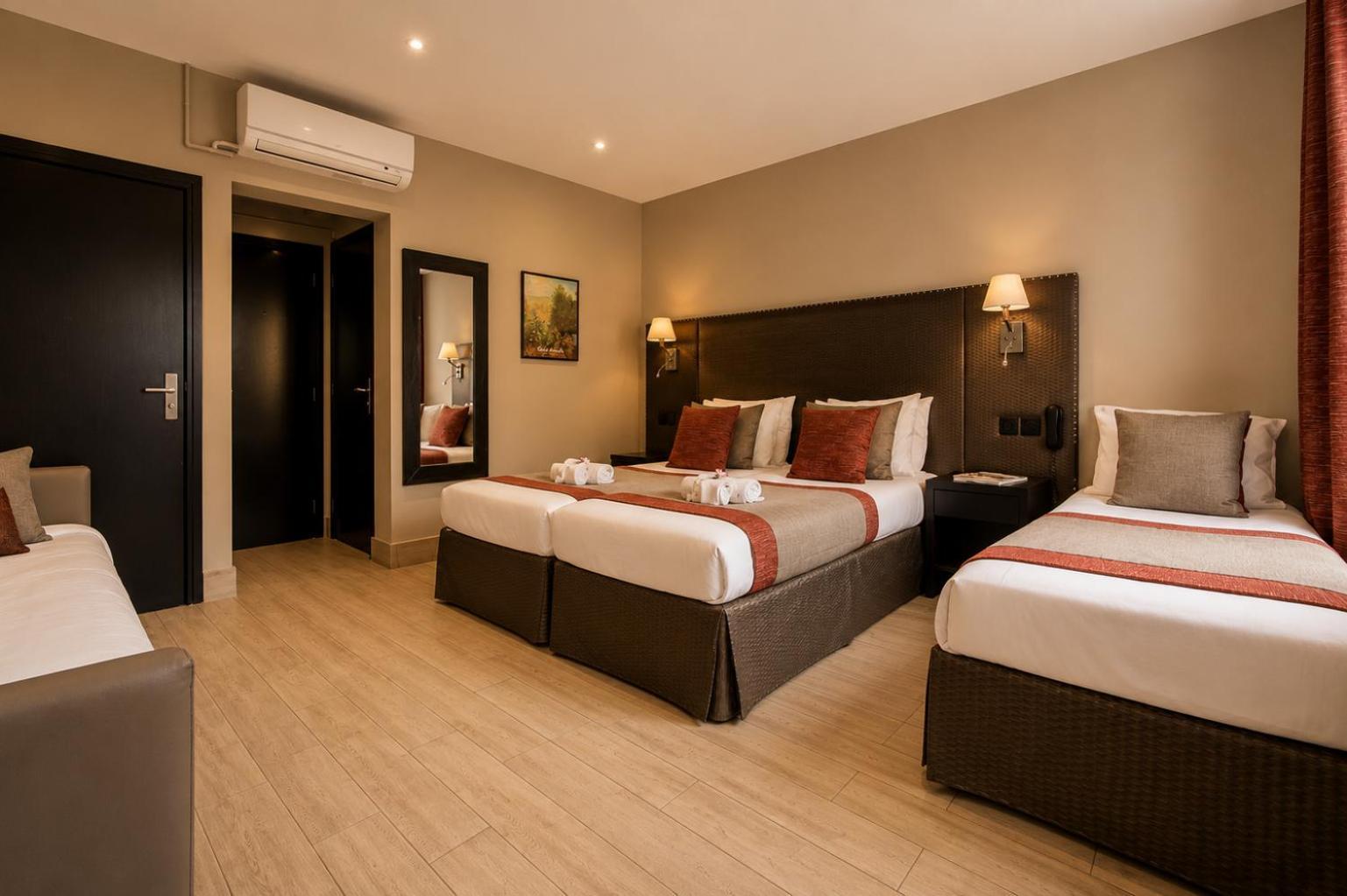 Triple Room
